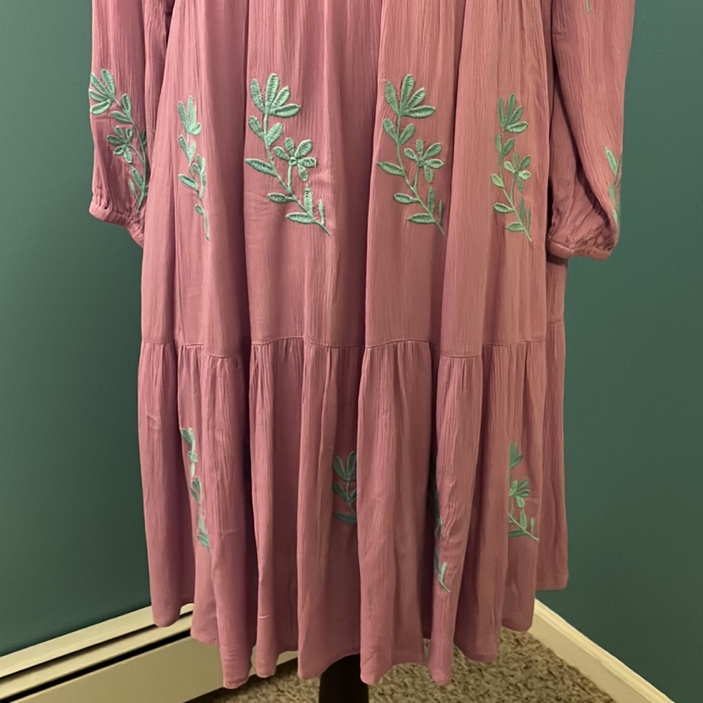 J. Marie Lilac Floral Embroidered Tiered Dress Size Small - Picture 4 of 16